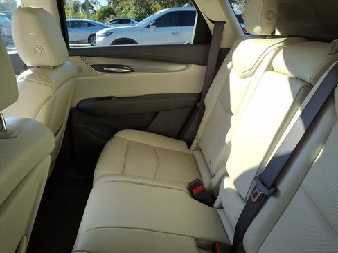 Used 2018 Cadillac XT5 Premium Luxury w/ Driver Assist Package image 13