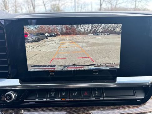 Used 2024 GMC Sierra 2500 SLE w/ SLE Convenience Package image 32