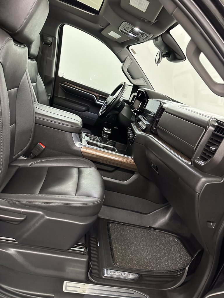 Used 2023 Chevrolet Silverado 1500 RST w/ Redline Edition AWD/4WD image 41
