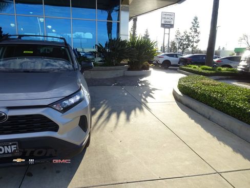 Used 2021 Toyota RAV4 LE w/ Carpet Mat Package (TMS) image 32