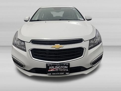 Used 2015 Chevrolet Cruze LT w/ Sun And Sound Package FWD image 9