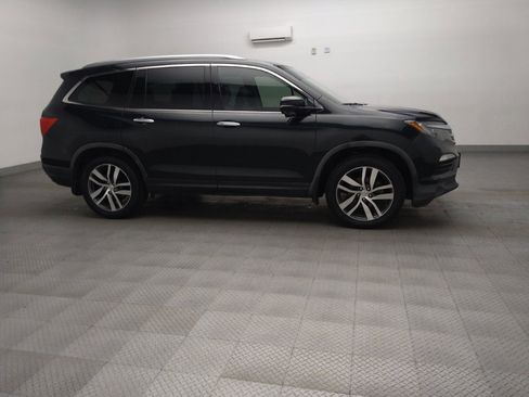 Used 2017 Honda Pilot Touring image 11