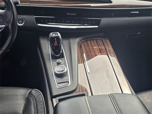 Used 2021 Cadillac Escalade ESV Premium Luxury image 19