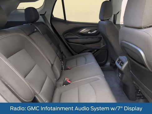 Used 2022 GMC Terrain SLE w/ Driver Convenience Package image 16