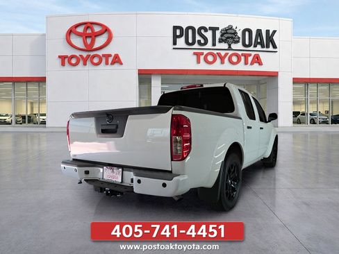 Used 2020 Nissan Frontier SV w/ Midnight Edition Floor Mats RWD image 6