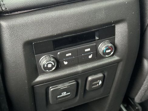 Certified 2023 Chevrolet Traverse High Country image 13