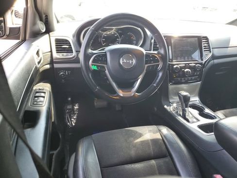 Used 2020 Jeep Grand Cherokee Altitude RWD image 11