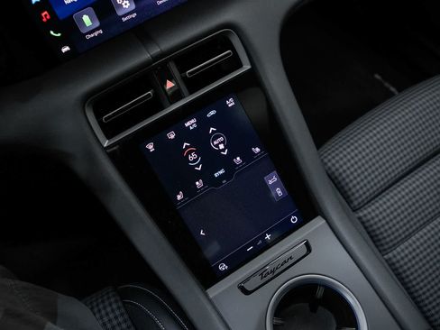 New 2026 Porsche Taycan 4S AWD/4WD image 27