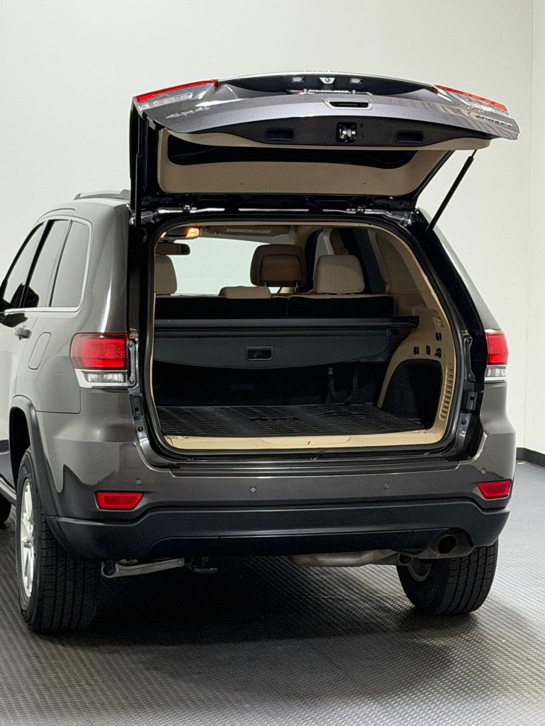 Used 2020 Jeep Grand Cherokee Laredo AWD/4WD image 12