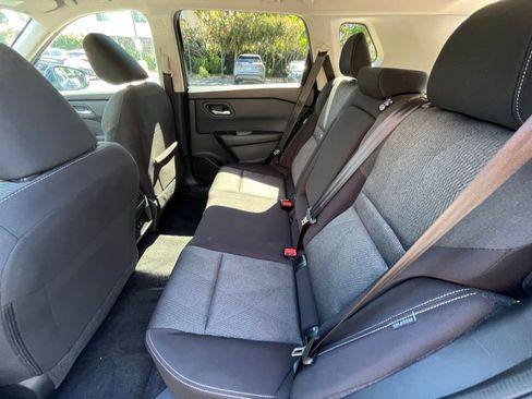 Used 2025 Nissan Rogue SV FWD image 28