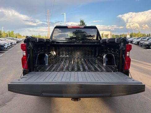 Used 2022 Chevrolet Silverado 1500 LT AWD/4WD image 17