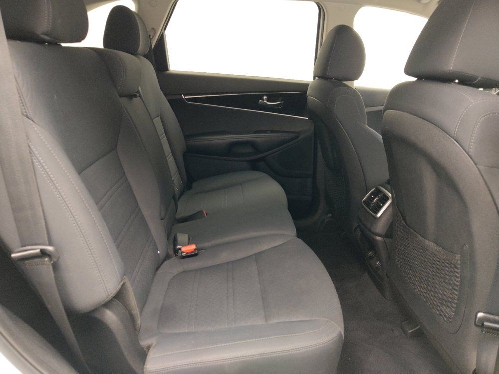Used 2019 Kia Sorento AWD image 19