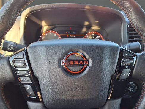 Used 2024 Nissan Frontier PRO-4X image 32