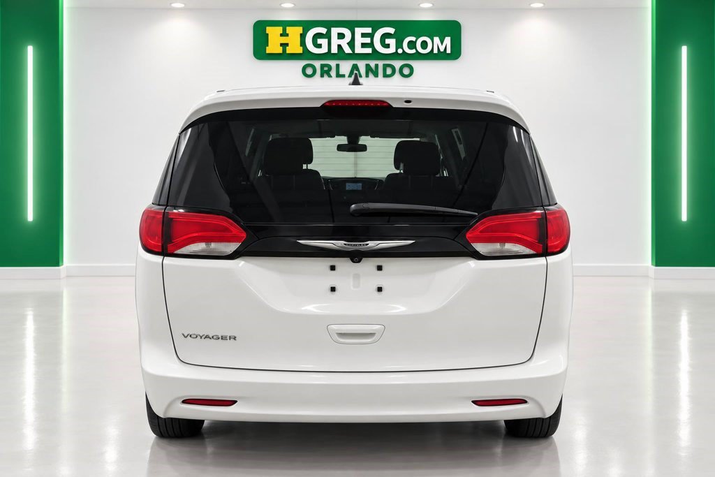 Used 2022 Chrysler Voyager LX FWD image 8