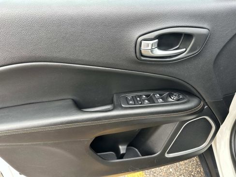 Used 2019 Jeep Compass Limited AWD/4WD image 14