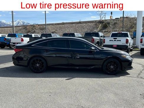 Used 2019 Toyota Avalon XSE image 6