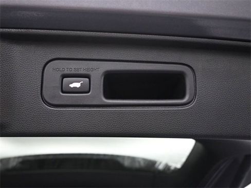 Certified 2025 Honda Pilot Touring image 40