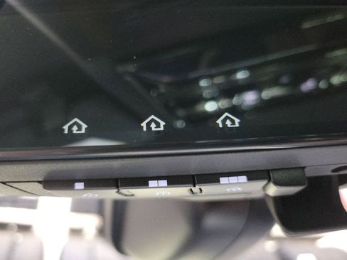 New 2025 Land Rover Range Rover SE image 37