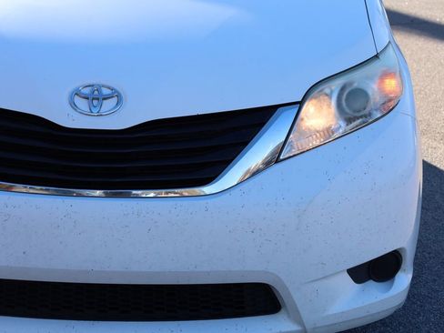 Used 2011 Toyota Sienna LE image 16