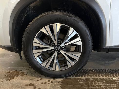 Used 2022 Nissan Rogue SV image 32