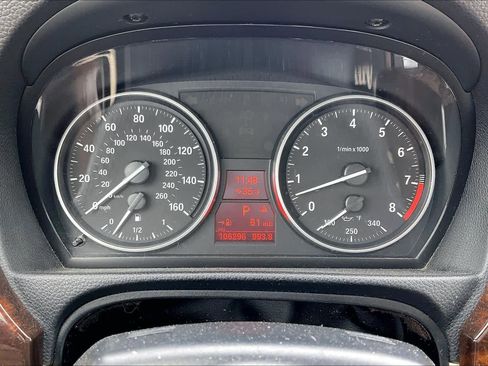 Used 2013 BMW 328i Convertible image 25