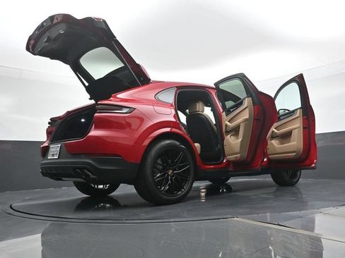 New 2026 Porsche Cayenne Coupe AWD/4WD image 27
