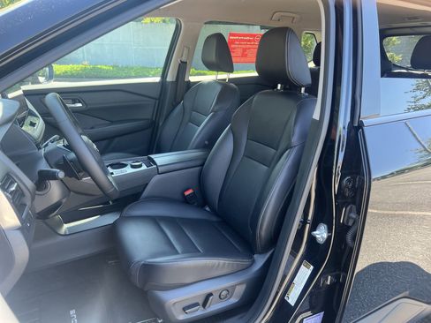 Certified 2026 Nissan Rogue SL AWD/4WD image 14