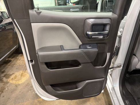 Used 2018 Chevrolet Silverado 1500 W/T w/ Trailering Package AWD/4WD image 11