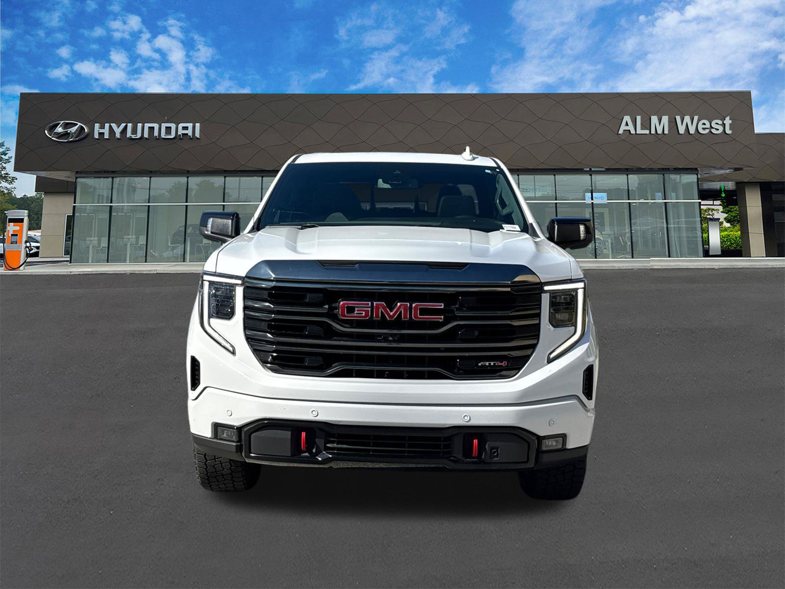 Used 2023 GMC Sierra 1500 AT4 w/ AT4 Premium Package AWD/4WD image 2