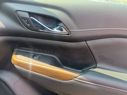 Used 2023 GMC Acadia SLE w/ Driver Convenience Package image 20