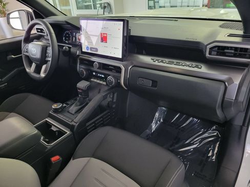 Used 2024 Toyota Tacoma TRD Sport AWD/4WD image 14