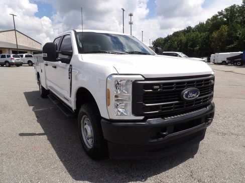 Used 2024 Ford F250 XL AWD/4WD image 11