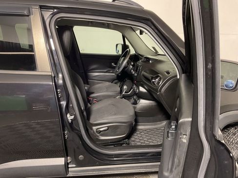 Used 2016 Jeep Renegade Latitude image 34