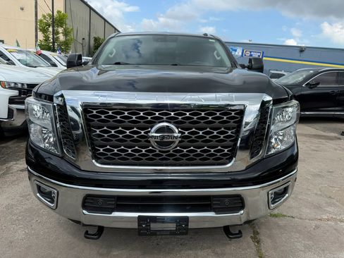 Used 2018 Nissan Titan SV w/ SV Convenience Package AWD/4WD image 2