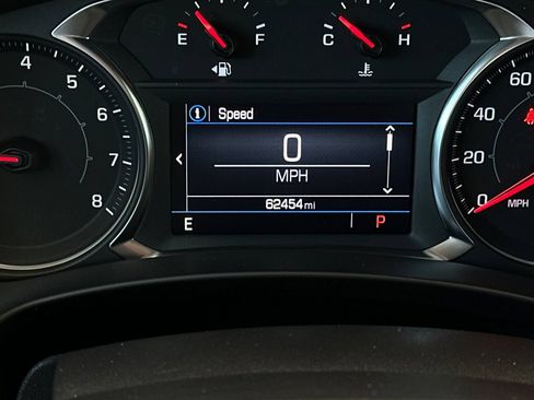Used 2024 GMC Terrain SLE FWD image 26