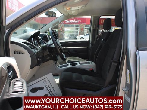 Used 2015 Dodge Grand Caravan SXT w/ UConnect Hands-Free Group FWD image 12