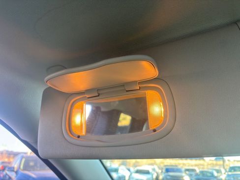 Used 2015 Jeep Cherokee Limited image 37