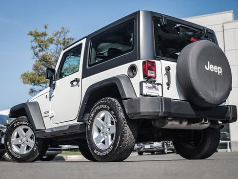 Used 2015 Jeep Wrangler Sport w/ Quick Order Package 24S AWD/4WD image 2