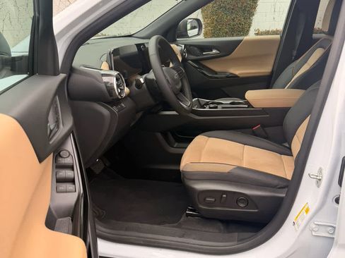 Used 2026 Chevrolet Equinox ACTIV w/ Convenience Package III image 4