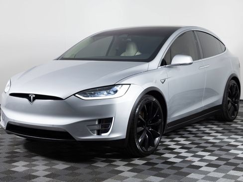 Used 2018 Tesla Model X 100D AWD/4WD image 2