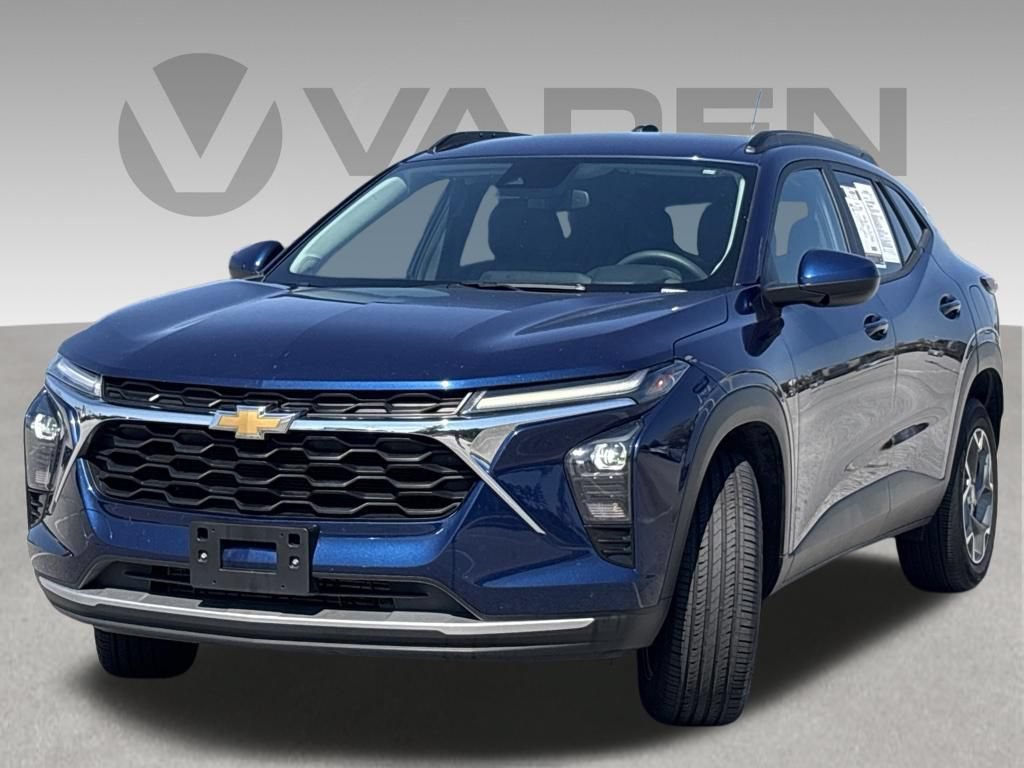 Used 2024 Chevrolet Trax LT FWD image 1
