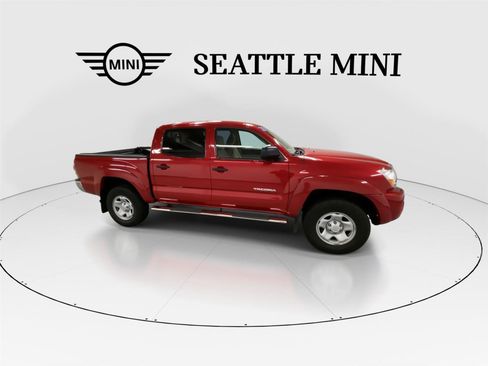 Used 2011 Toyota Tacoma PreRunner image 13