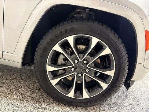 Used 2023 Jeep Grand Cherokee L Overland AWD/4WD image 33