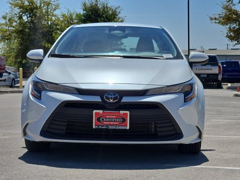 Certified 2025 Toyota Corolla LE FWD image 8