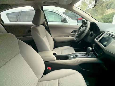 Used 2016 Honda HR-V EX image 11