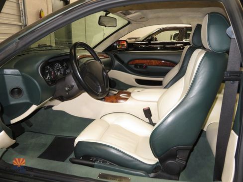 Used 2000 Aston Martin DB7 Vantage RWD image 4