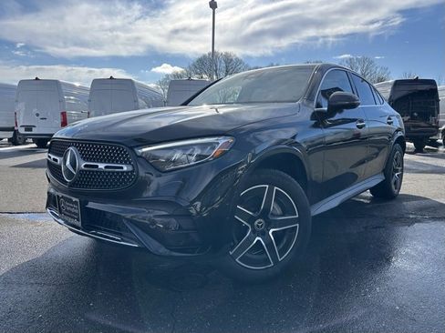 Certified 2025 Mercedes-Benz GLC 300 4MATIC image 3