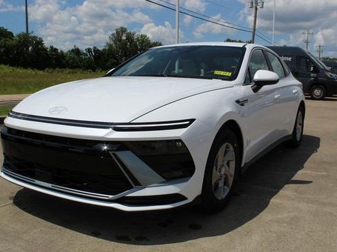 New 2025 Hyundai Sonata SE FWD image 1