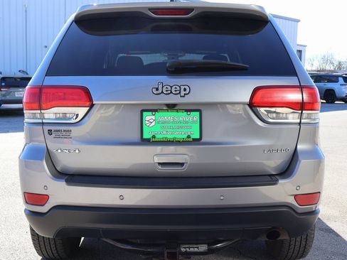 Used 2019 Jeep Grand Cherokee Laredo image 4