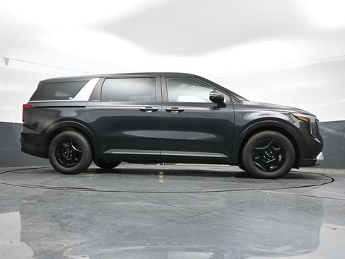 Used 2026 Kia Carnival FWD image 41